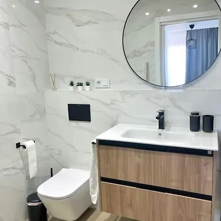 Luxury Views Downtown Apartman