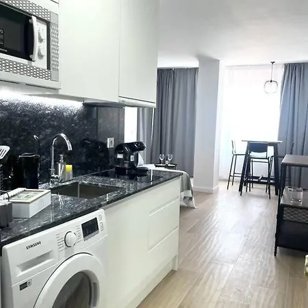 Luxury Views Downtown Apartament *